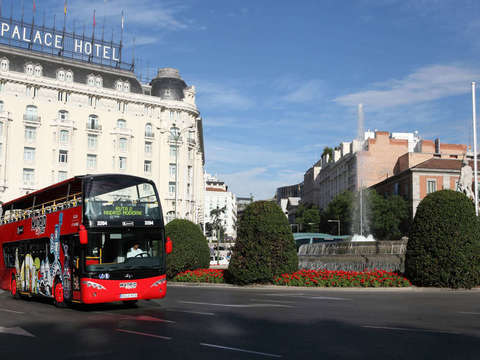 Hop On – Hop Off Madrid City Tour en 1 Día (Bus Turístico)